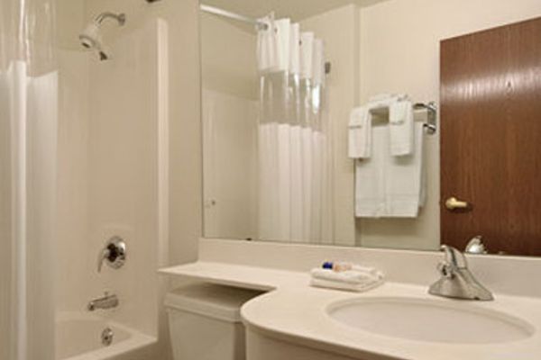 Owens Downtown Toledo BridgePointe Inn & Suites By Hollywood Casino (Northwood)